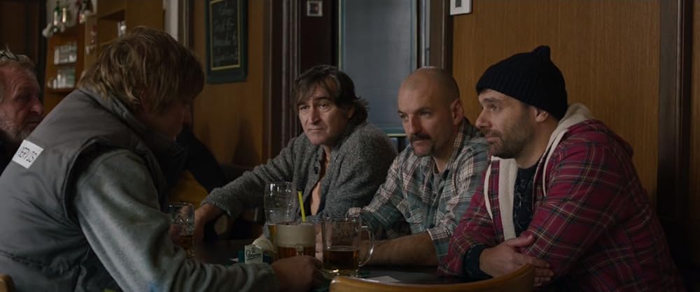 エマ 晒された裸体の画像