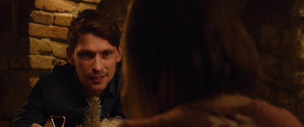 エマ 晒された裸体の画像