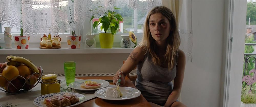 エマ 晒された裸体の画像