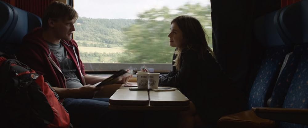 エマ 晒された裸体の画像