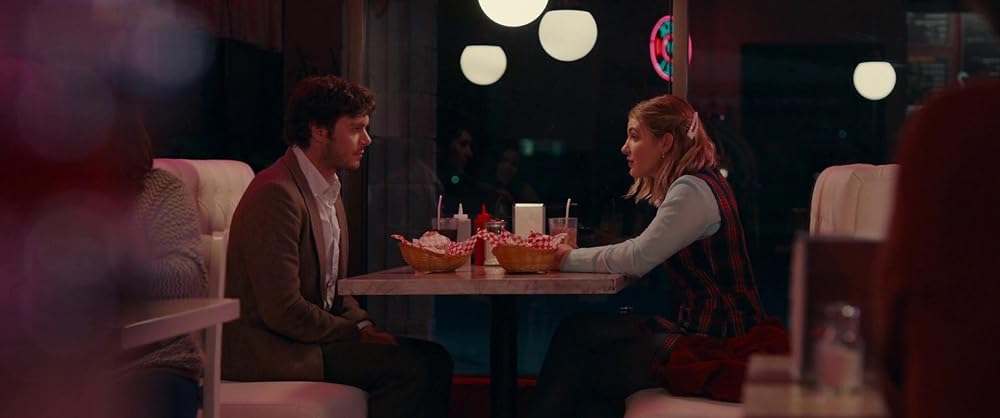 「私立探偵エイブ 折り紙殺人事件」アダム・ブロディ & ソフィー・ネリッセの画像