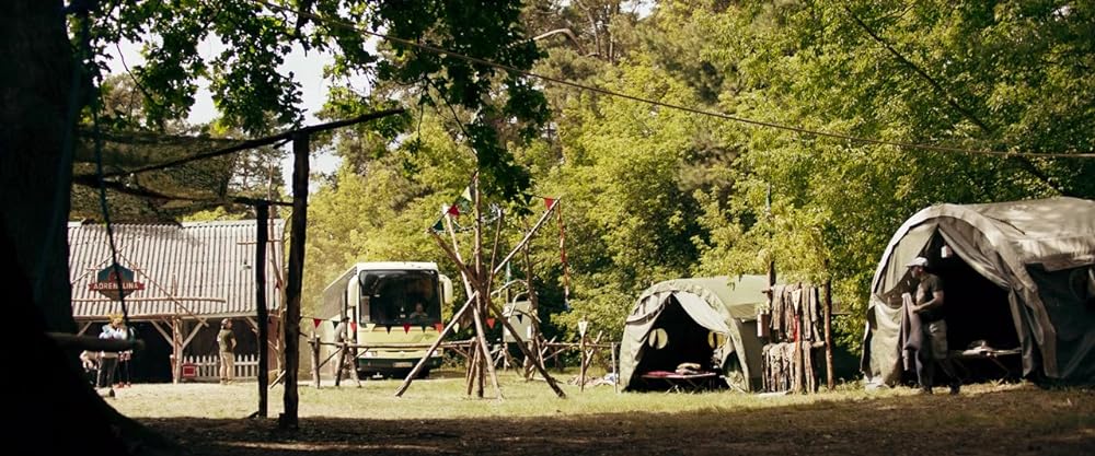 誰も眠らない森の画像