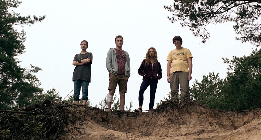 誰も眠らない森の画像