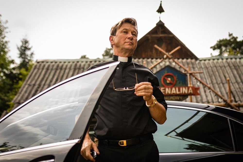 誰も眠らない森の画像