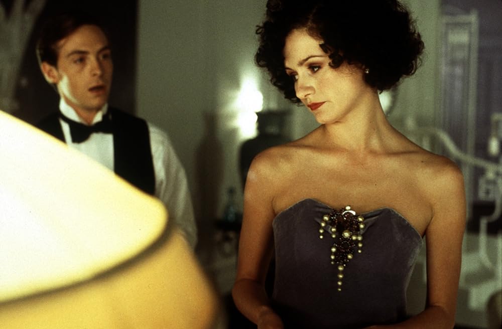 「Bright Young Things（原題）」エミリー・モーティマー & スティーブン・キャンベル・ムーアの画像