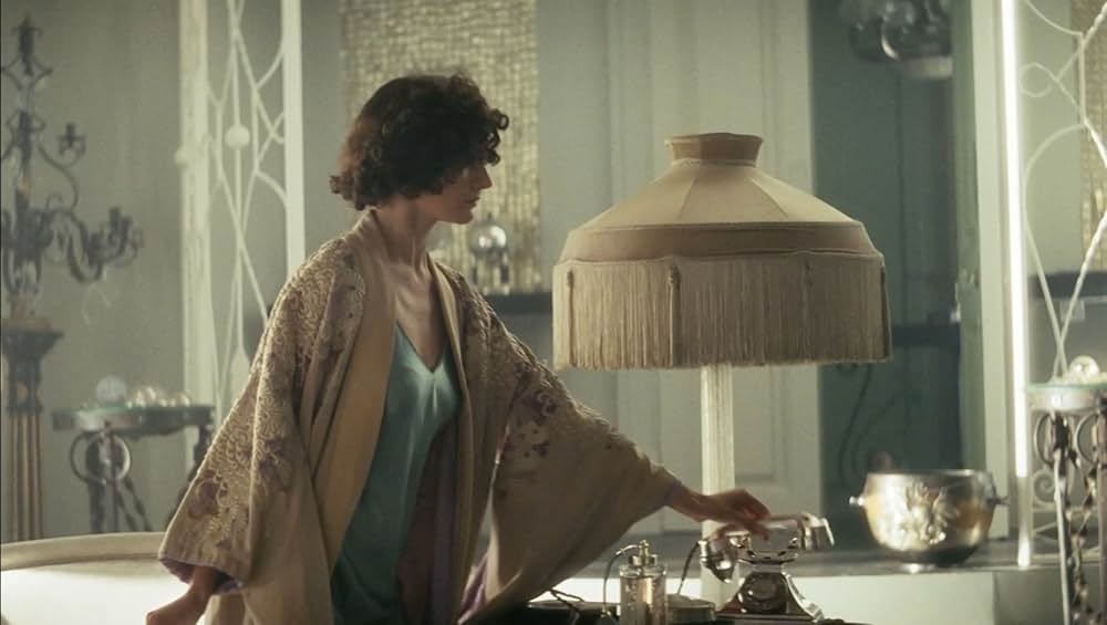 Bright Young Things（原題）の画像