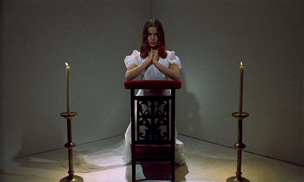 「快楽の漸進的横滑り」Anicée Alvinaの画像