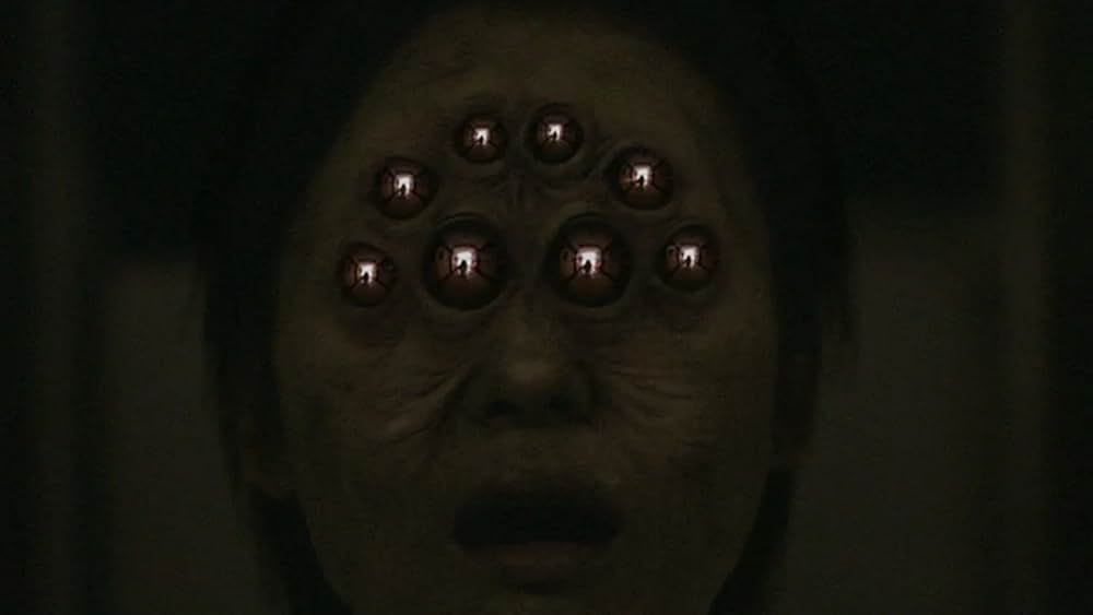 日本のこわい夜の画像