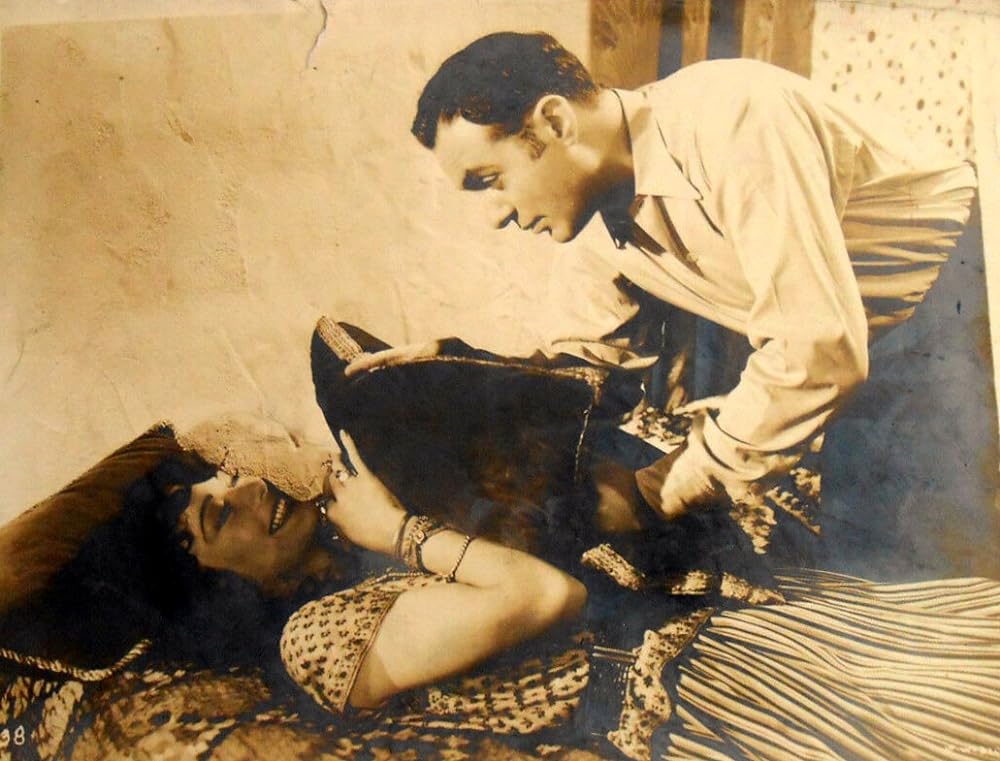「カスバの恋」シャルル・ボワイエ & Joan Woodburyの画像