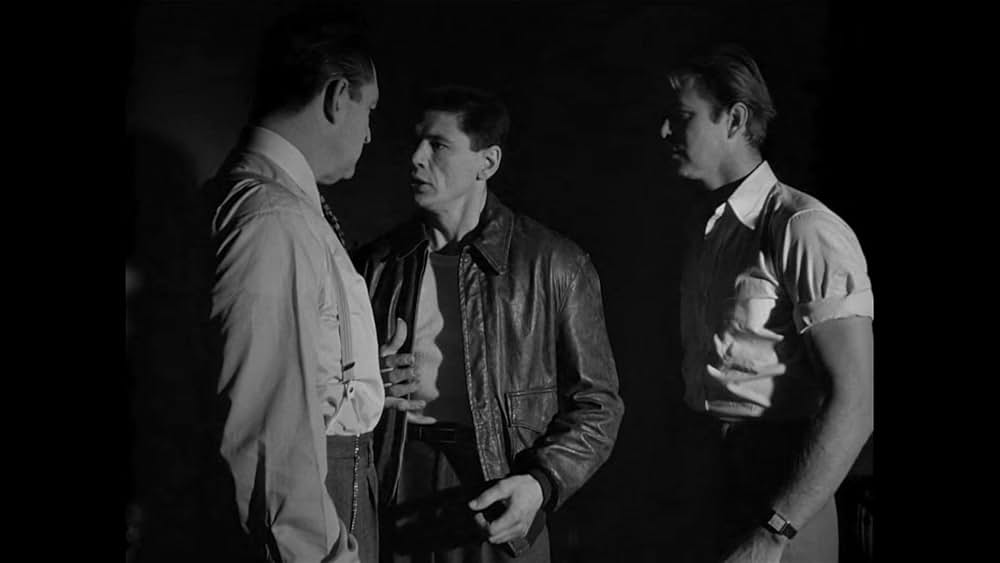 土曜日正午に襲えの画像