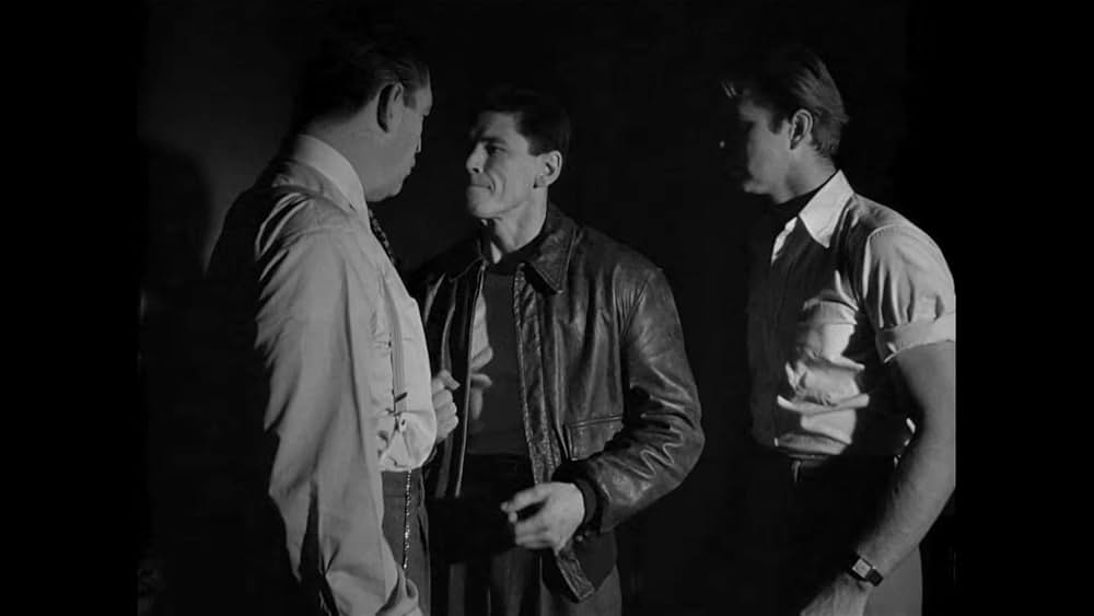 土曜日正午に襲えの画像