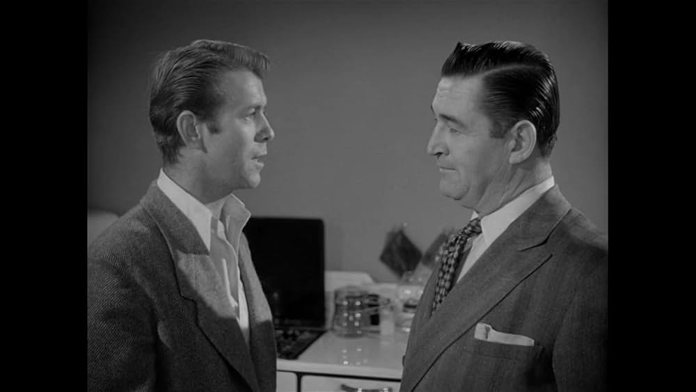 土曜日正午に襲えの画像