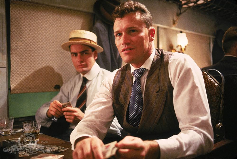 「エイトメン・アウト」チャーリー・シーン & マイケル・ルーカーの画像