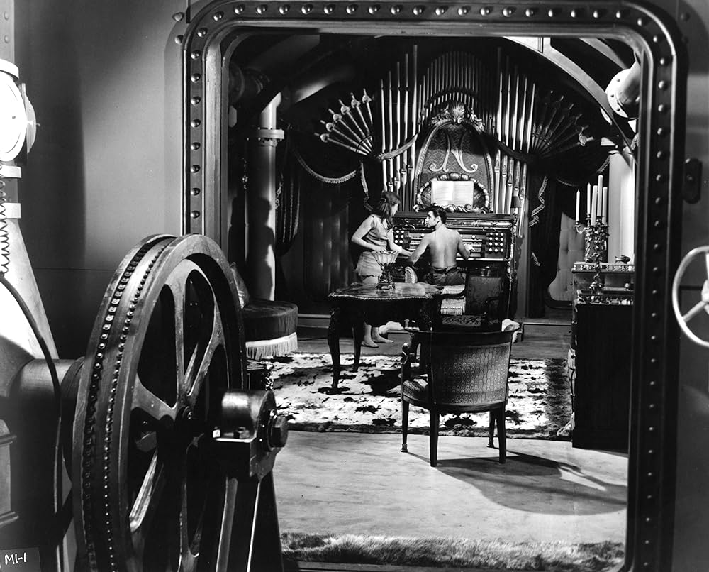 SF巨大生物の島の画像