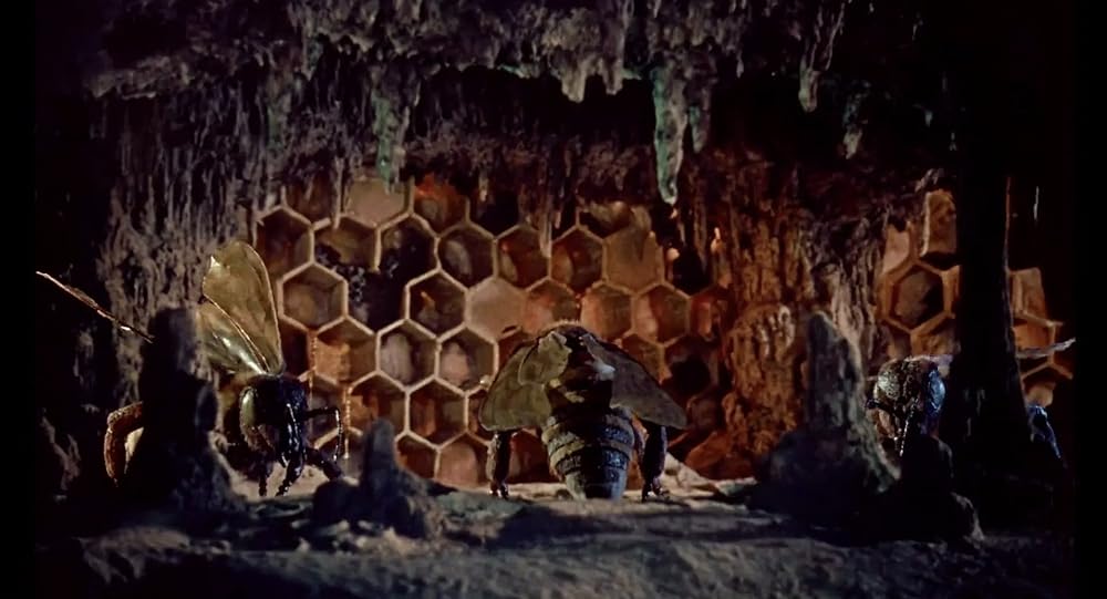 SF巨大生物の島の画像