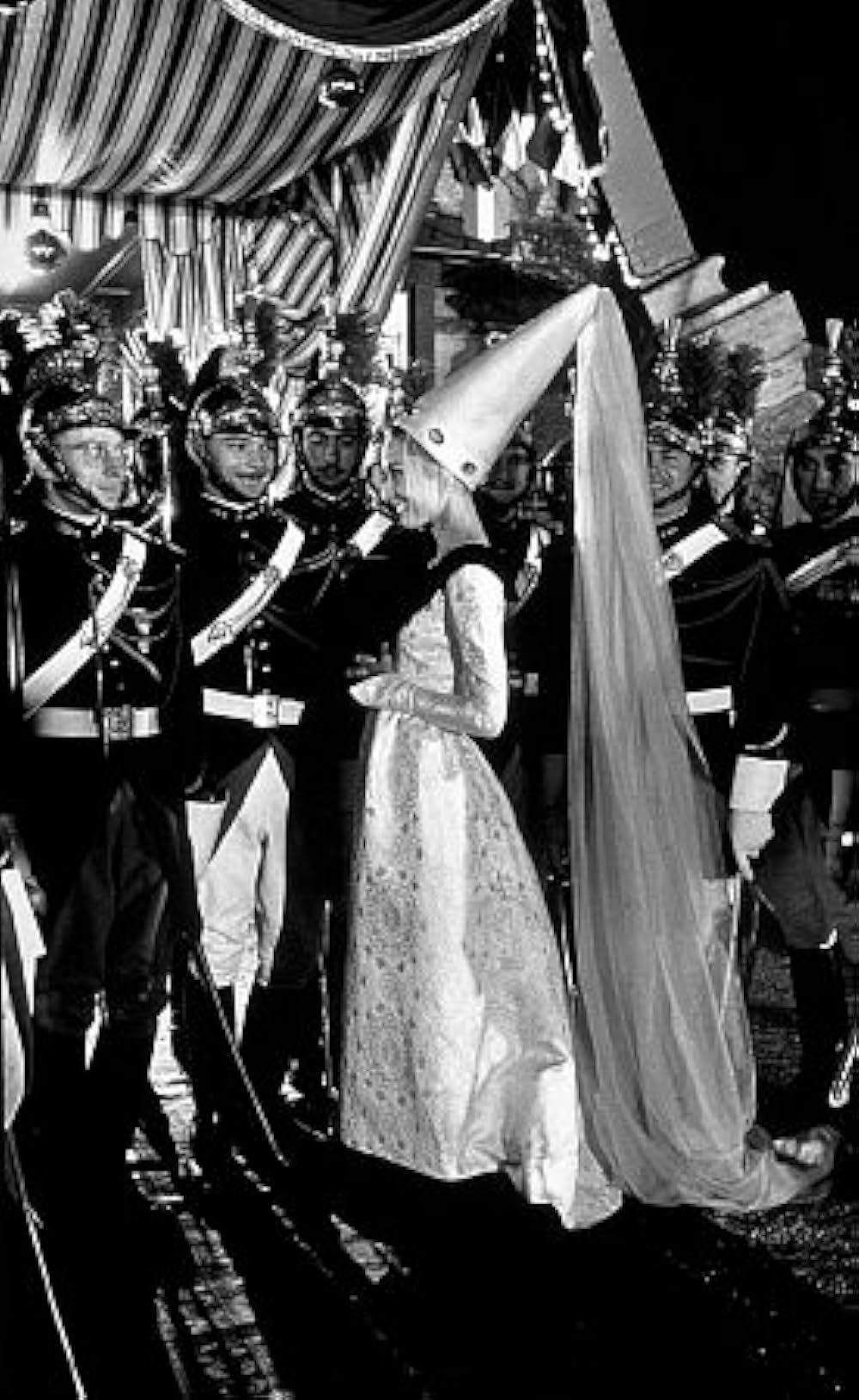 「パリで一緒に」オードリー・ヘプバーンの画像