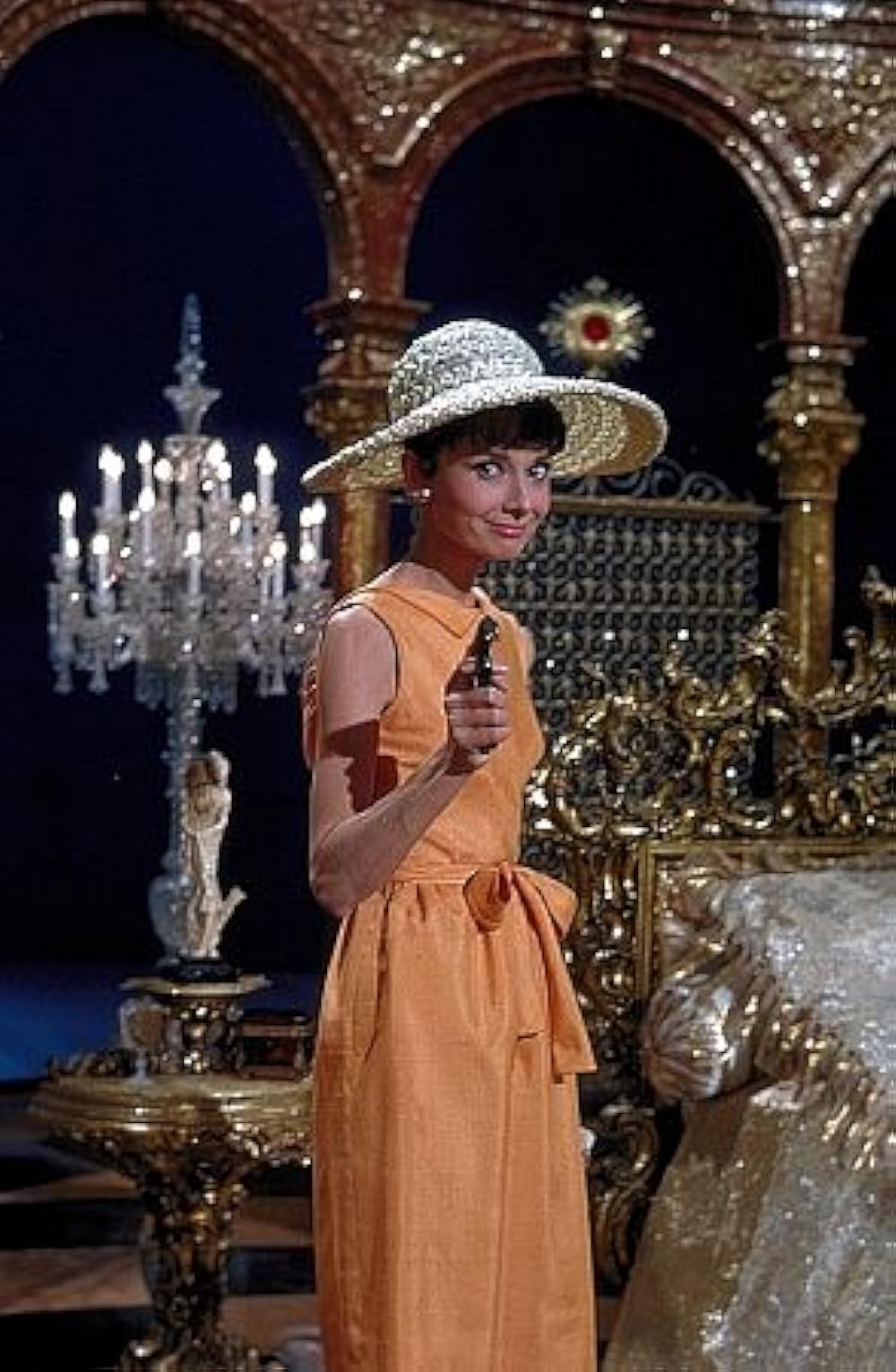 「パリで一緒に」オードリー・ヘプバーンの画像