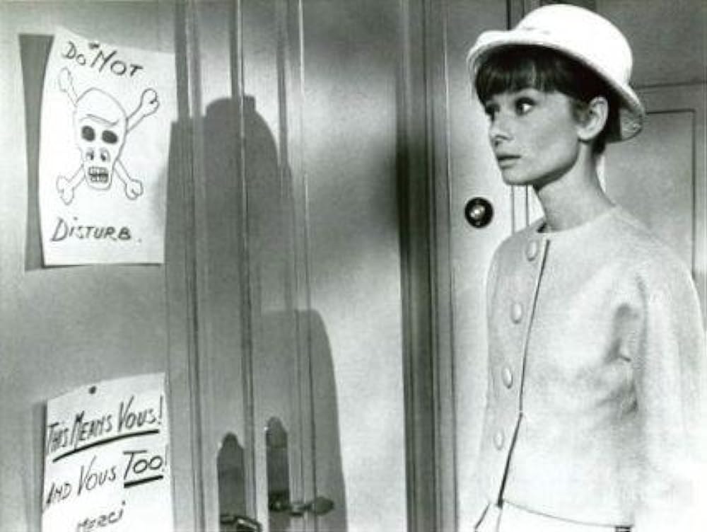 「パリで一緒に」オードリー・ヘプバーンの画像