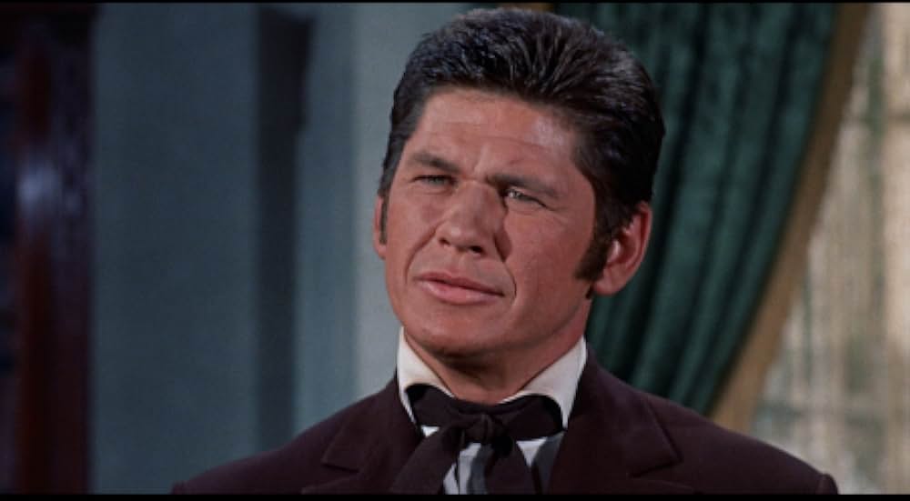 空飛ぶ戦闘艦の画像