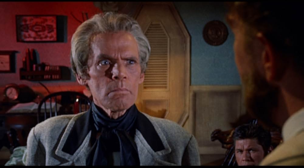 空飛ぶ戦闘艦の画像