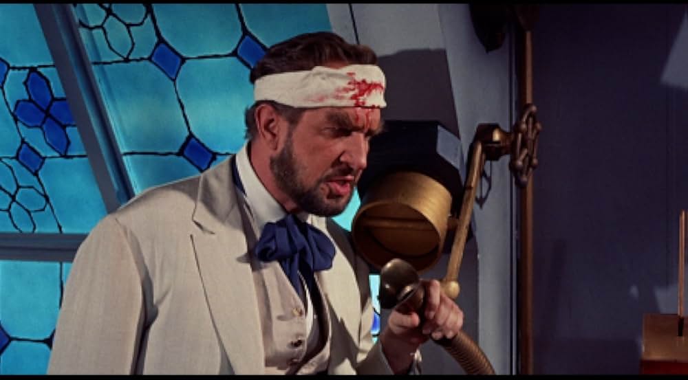 空飛ぶ戦闘艦の画像