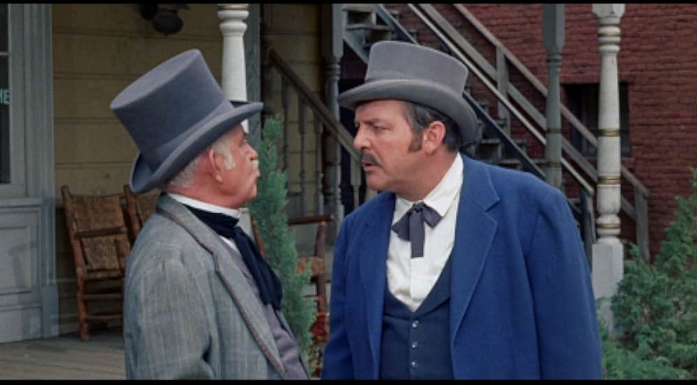 空飛ぶ戦闘艦の画像