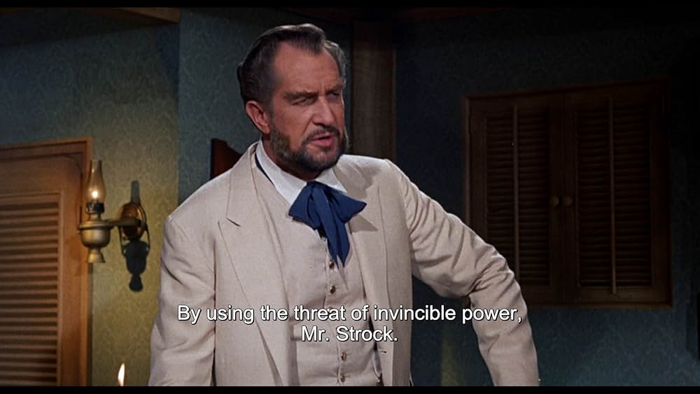 空飛ぶ戦闘艦の画像