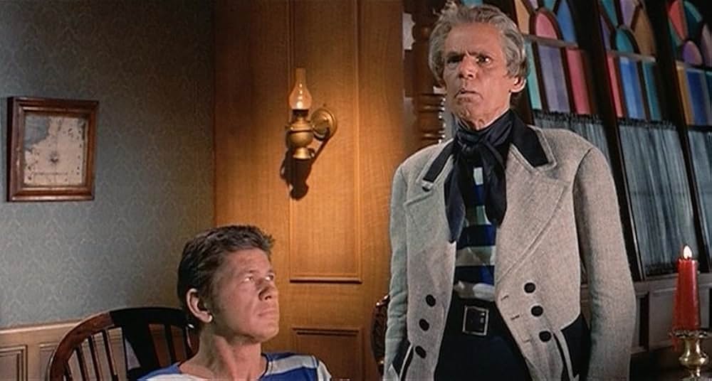 空飛ぶ戦闘艦の画像