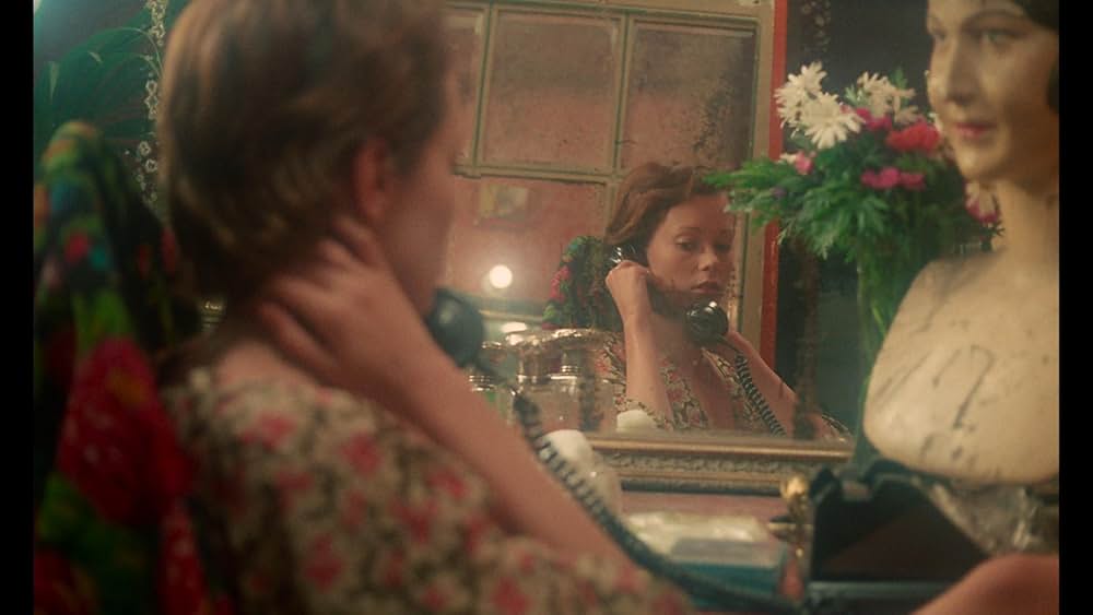 エマニエル夫人の画像