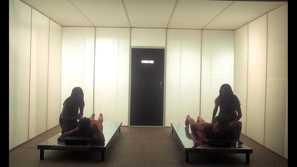 エマニエル夫人の画像