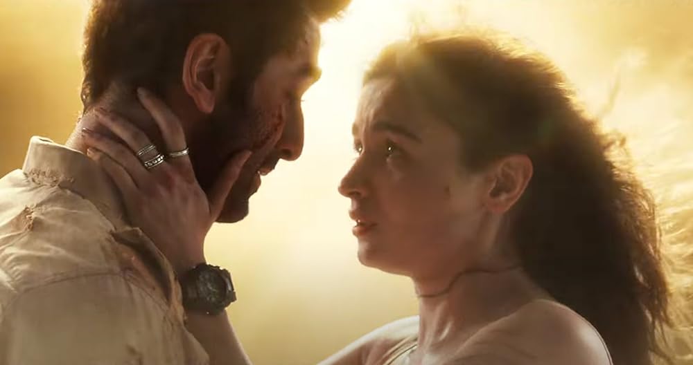 「ブラフマーストラ」アーリアー・バット & ランビール・カプールの画像