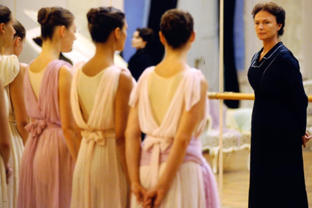 「ミネハハ 秘密の森の少女たち」の画像