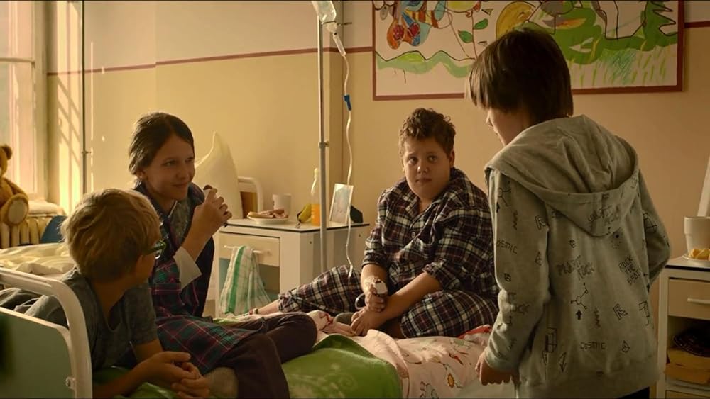 ルーカスと魔法の青いドアの画像