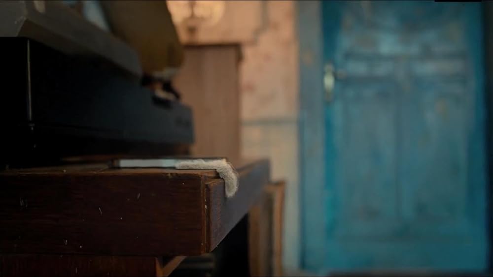 ルーカスと魔法の青いドアの画像