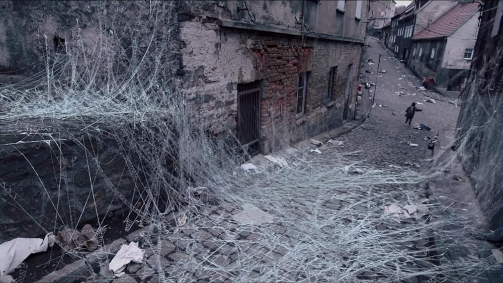 ルーカスと魔法の青いドアの画像