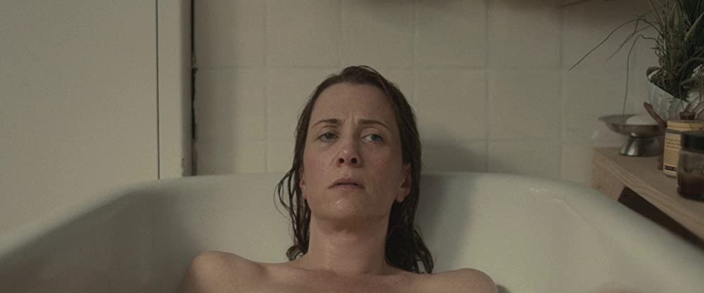 「スケルトン・ツインズ 幸せな人生のはじめ方」クリステン・ウィグの画像