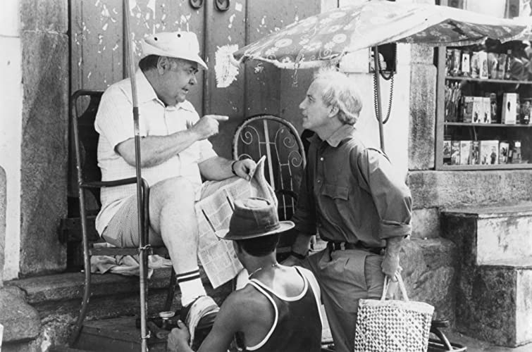 パラドールにかかる月の画像