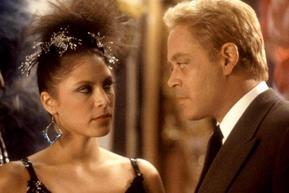 パラドールにかかる月の画像