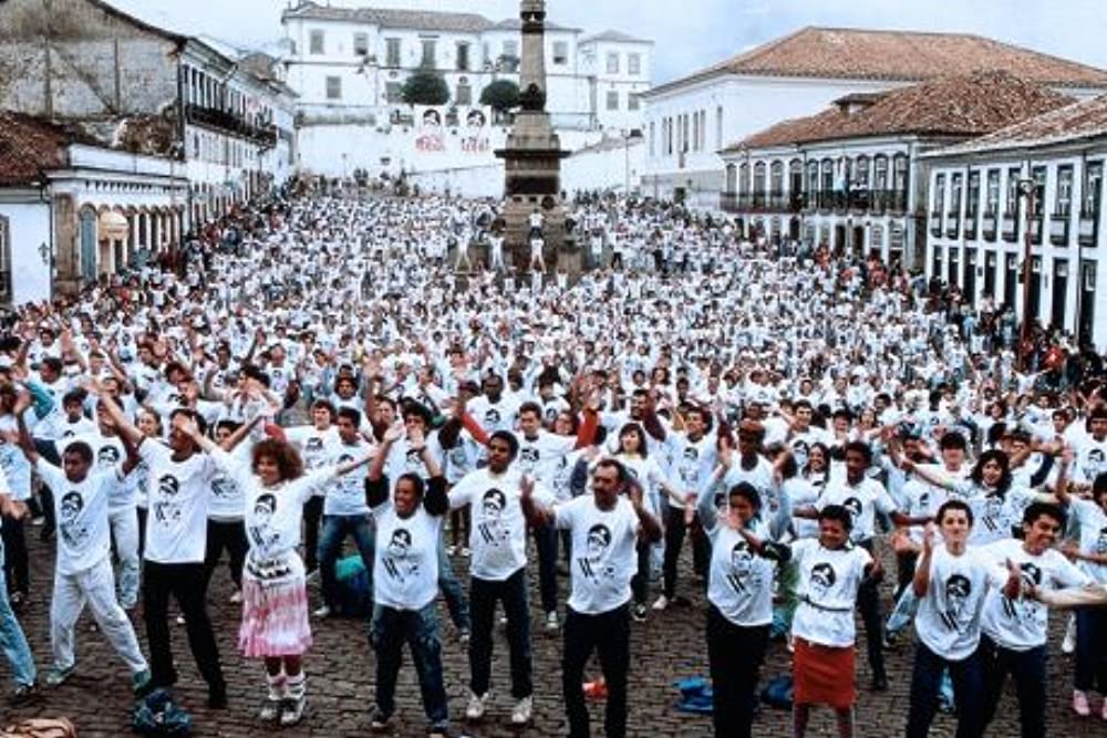 パラドールにかかる月の画像