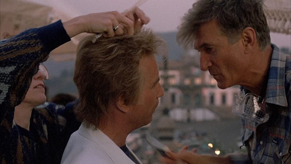 パラドールにかかる月の画像