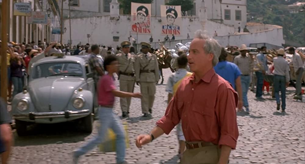 パラドールにかかる月の画像