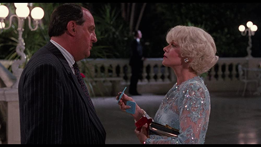 「ペテン師とサギ師 だまされてリビエラ」マイケル・ケイン & バーバラ・ハリス & アントン・ロジャースの画像