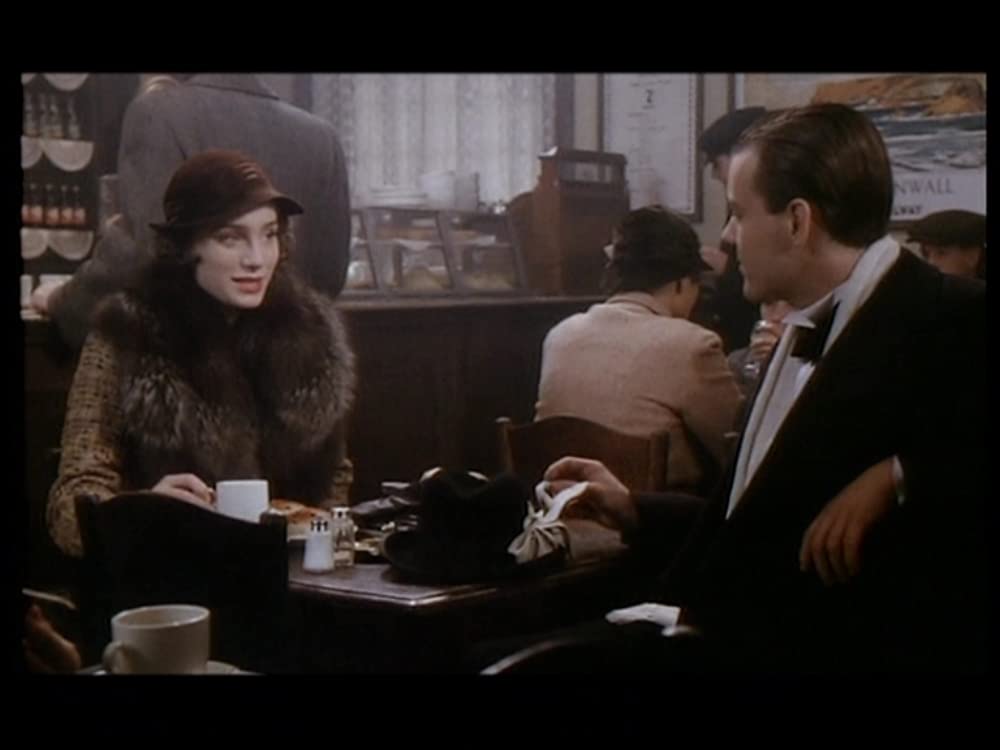 「ハンドフル・オブ・ダスト」クリスティン・スコット・トーマス & ルパート・グレイブスの画像