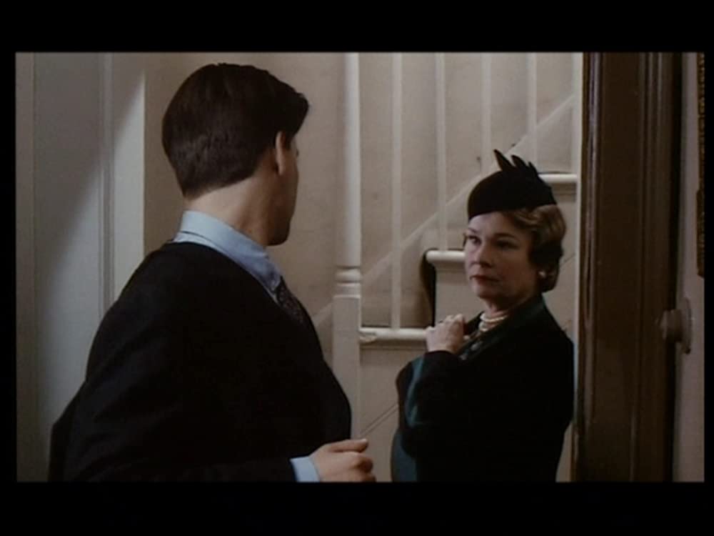 「ハンドフル・オブ・ダスト」ジュディ・デンチ & ルパート・グレイブスの画像