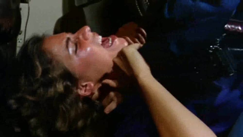 連続モデル大量殺人／惨殺の乳房の画像