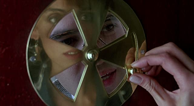 神経衰弱ぎりぎりの女たちの画像