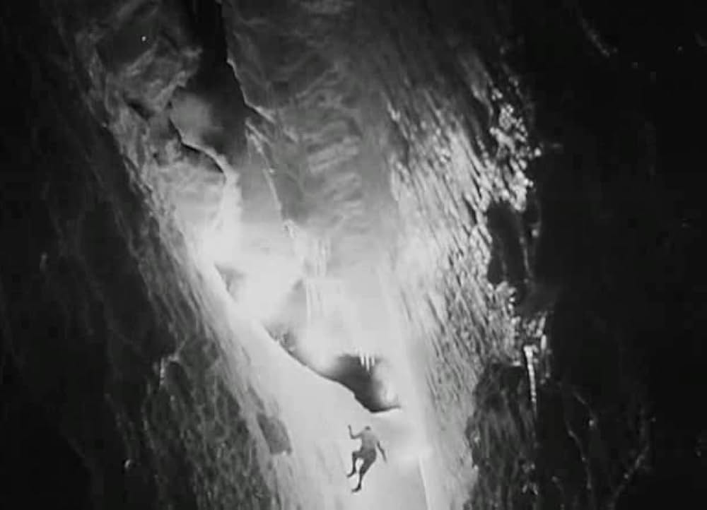 「死の銀嶺」の画像