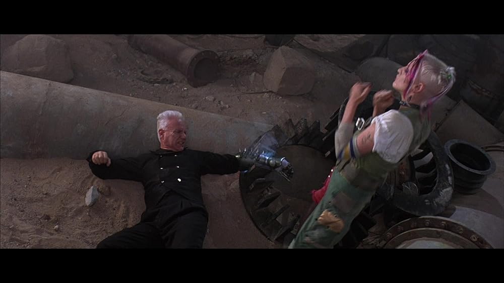 「タンク・ガール」マルコム・マクダウェル & ロリ・ペティの画像