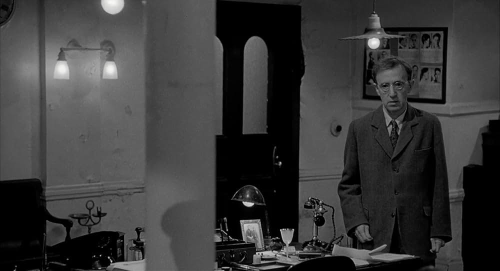 ウディ・アレンの影と霧の画像