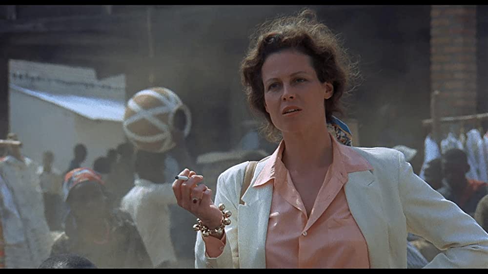 「愛は霧のかなたに」シガニー・ウィーバーの画像